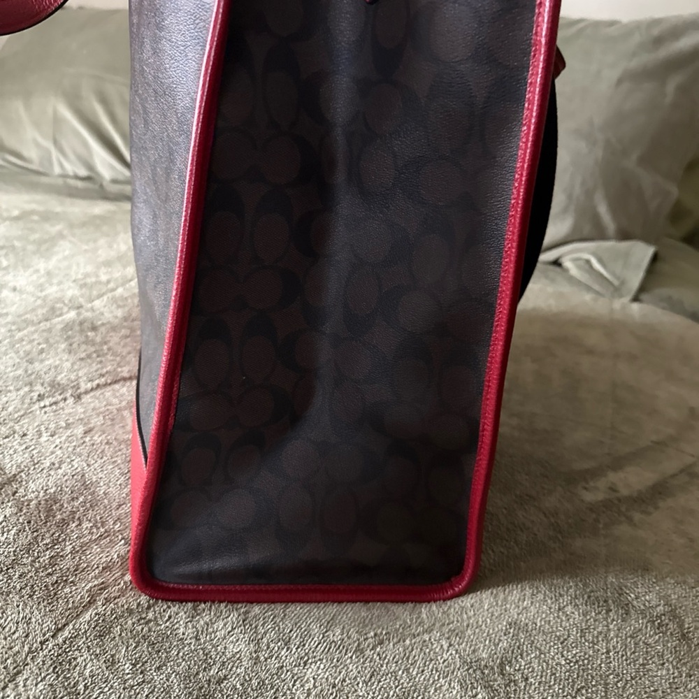 Coach Dempsey, 40 inch large tote - Picture 5 of 7